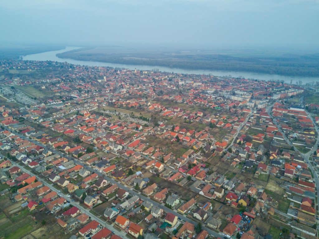 Légi felvétel Paksról. Fotó: Babai István/Paksi Hírnök