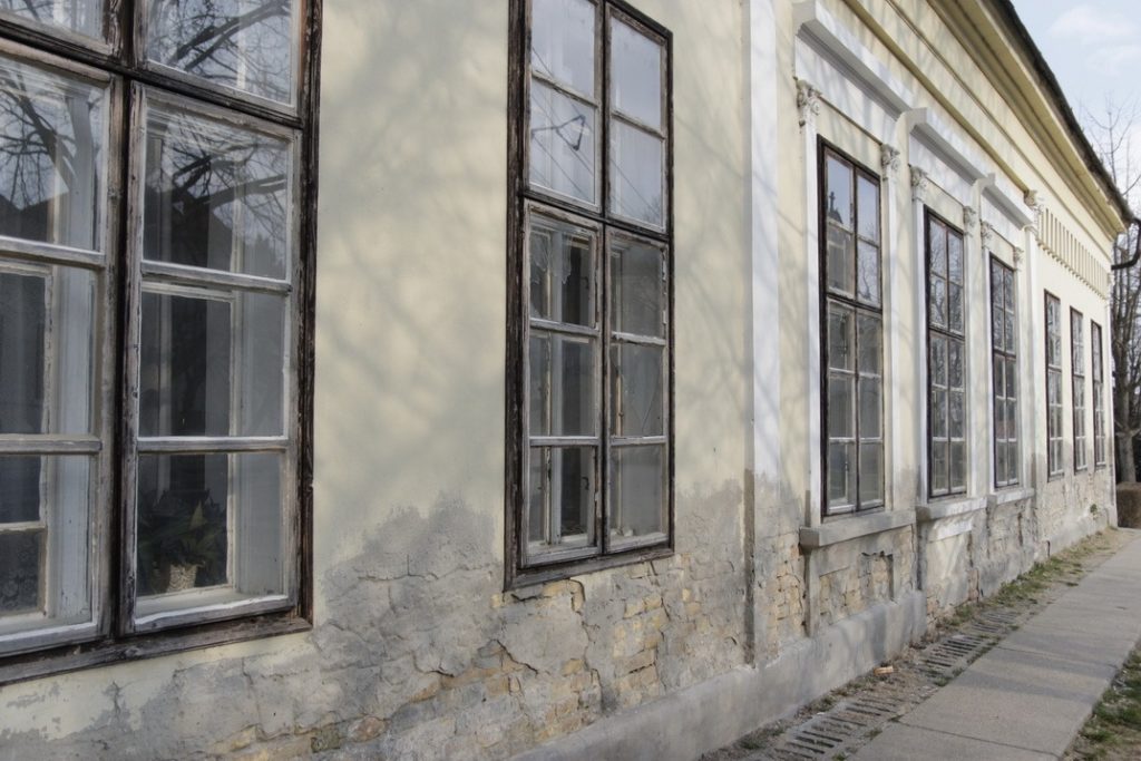 A régi református iskola épülete. Fotó: Molnár Gyula/Paksi Hírnök