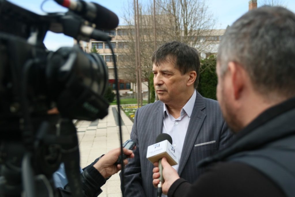 Mezősi Árpád, a Pedagógusok Szakszervezete Paksi Városi Szervezetének titkára. Fotó: Molnár Gyula/Paksi Hírnök