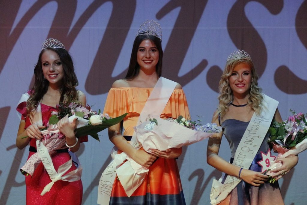 Sudár Liliána képviseli Tolna megyét a Miss Alpok Adria Magyarországi döntőjén. Fotó: Molnár Gyula/Paksi Hírnök
