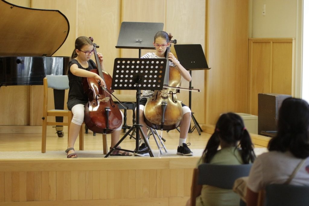 Hangszerbemutató koncert a művészeti iskola nyílt napján. Fotó: Molnár Gyula/Paksi Hírnök