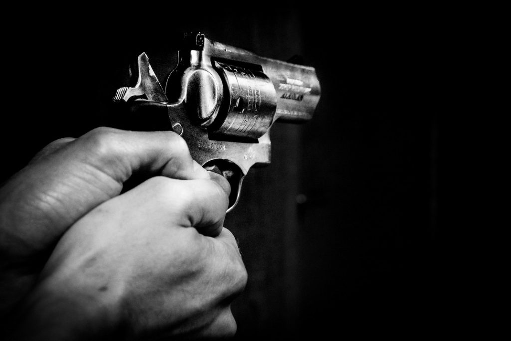 Pisztollyal lőtték mellbe a férfit. Fotó: Pixabay