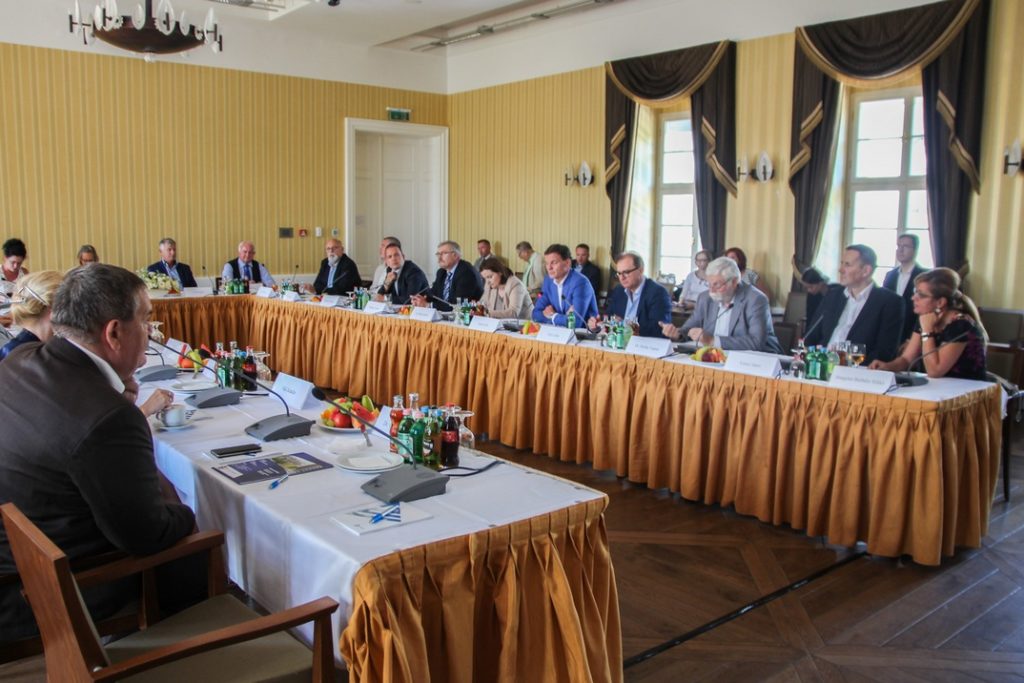 Pakson tartott kihelyezett ülést az Országgyűlés gazdasági bizottsága. Fotó: www.paks2.hu