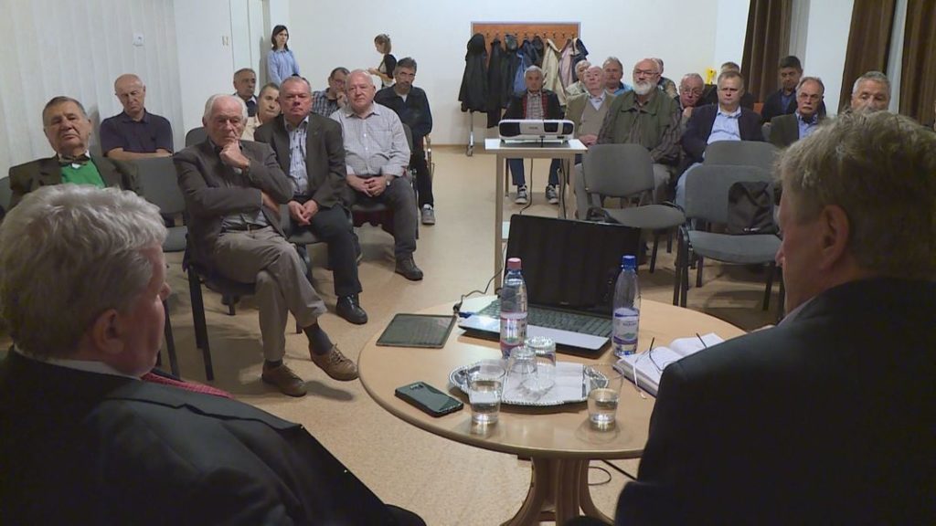 Süli János miniszter volt a Paksi Energetikai Kerekasztal vendége. Fotó: TelePaks