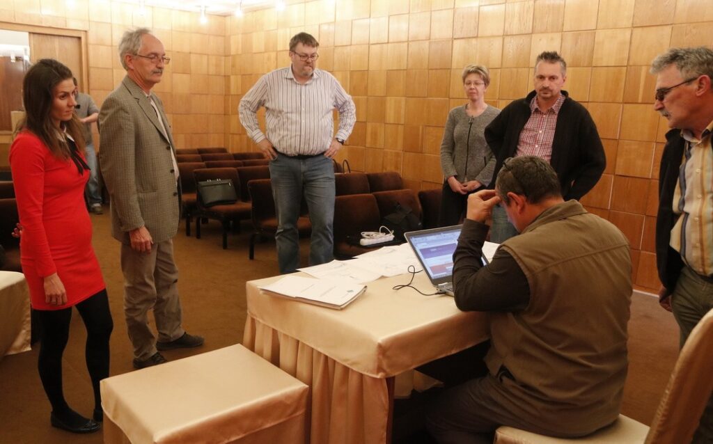 Megkezdték a kőfogó műszaki átadás-átvételét. Fotó: Molnár Gyula/Paksi Hírnök