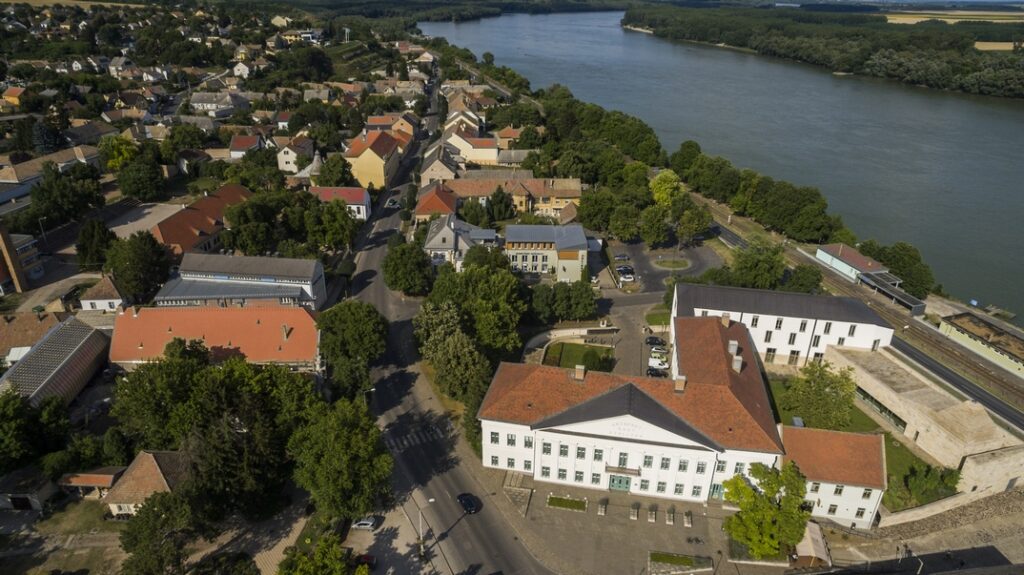 Az augusztus 20-i programok helyszínei madártávlatból. Fotó: Babai István/Paksi Polgármesteri Hivatal. Archív felvétel.