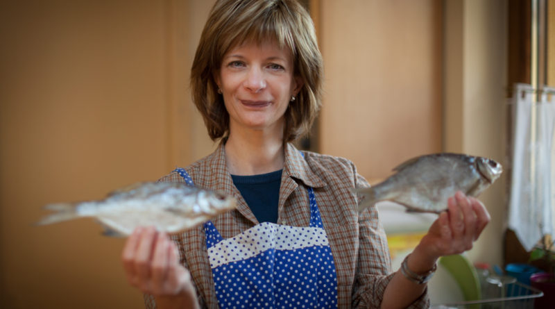 Képünkön a Paksi Orosz Klub egyik tagja, Sztankevics Ljudmilla. Fotó: Babai István/Paksi Hírnök archív