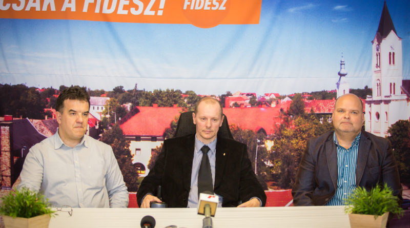 Képünkön Leber Ferenc, Hirt Ferenc és Bordács József. Fotó: Kövi Gergő/Paksi Hírnök