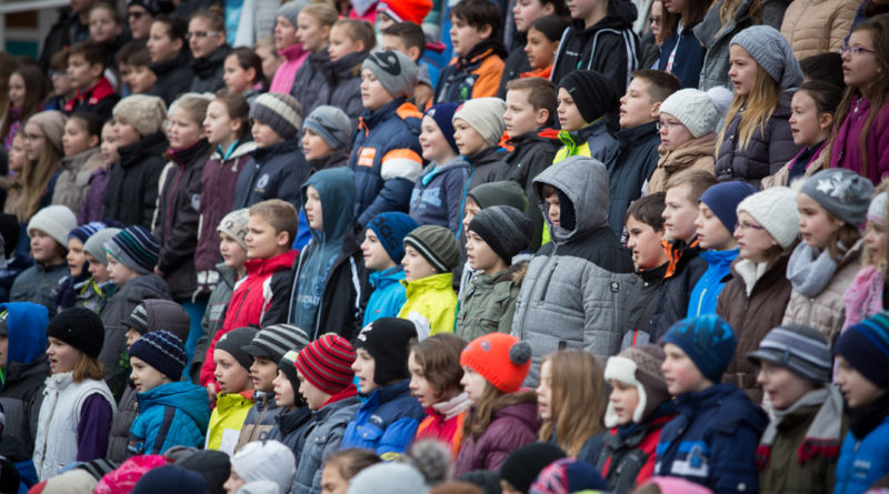 A Paksi Bezerédj Általános Iskolában is énekelték az Örökségünket. Fotó: Kövi Gergő/Paksi Hírnök