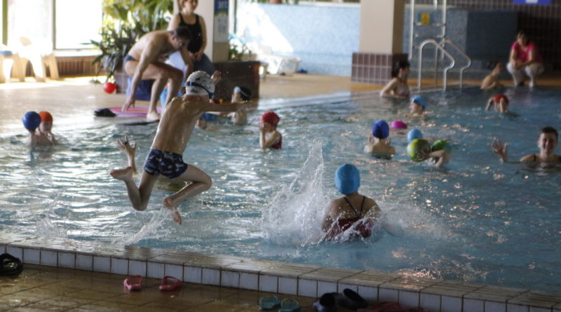 A rendezvény első állomása a Tanuszoda volt. Fotó: Molnár Gyula/Paksi Hírnök