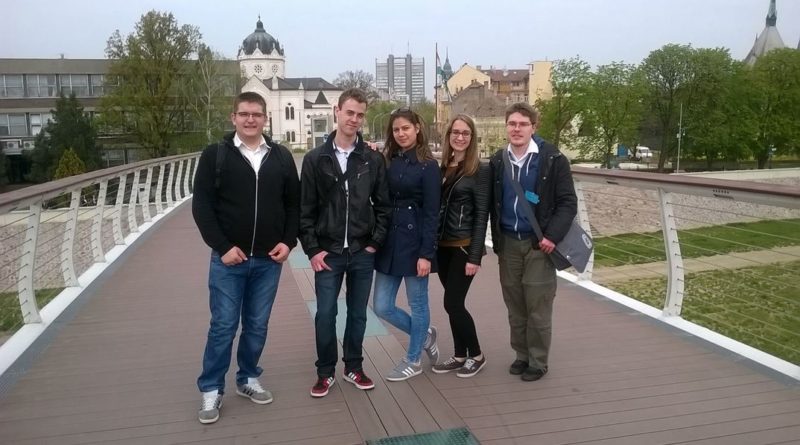 Az Energetikai Szakközépiskola és Kollégium 2015/2016-os tanévi SZÉTV döntőjébe jutott diákjai. Fotó: Energetikai Szakközépiskola és Kollégium