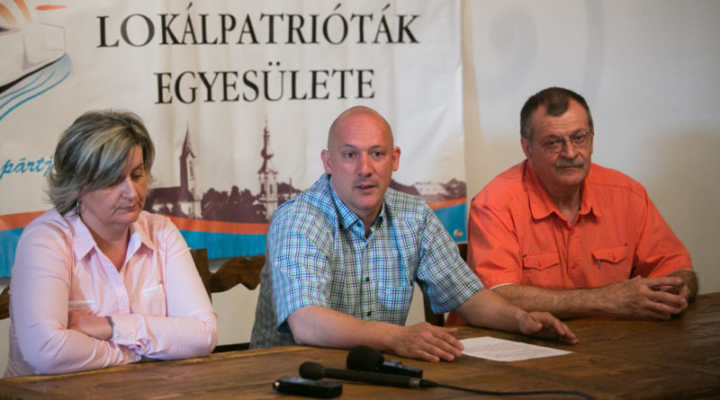 Wahl Jánosné Kiss Tímea, Molnár József és Ujszászy József. Fotó: Kövi Gergő/Paksi Hírnök