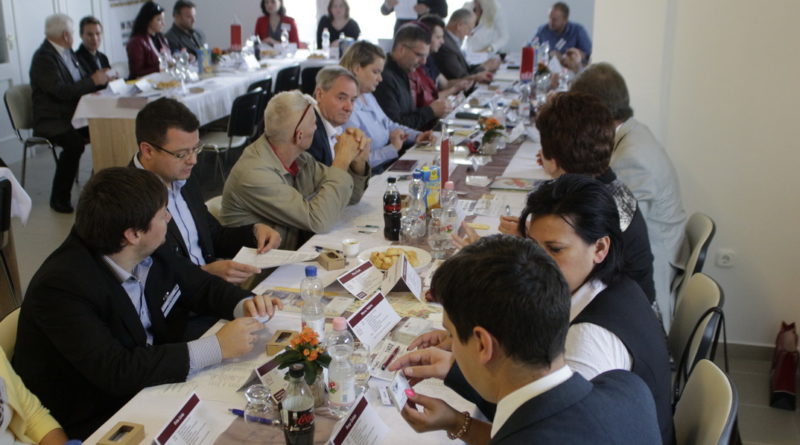 BNI-reggeli Pakson. Fotó: Molnár Gyula/Paksi Hírnök