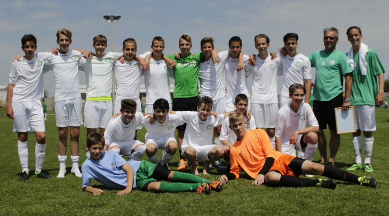 Az U15-ös bajnokcsapat. Fotó: Molnár Gyula/Paksi Hírnök