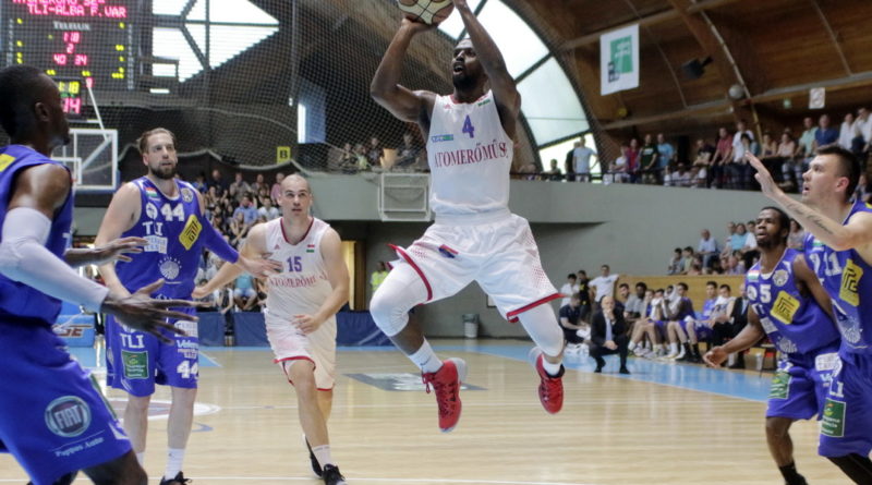 Az elődöntő második mérkőzése a Gesztenyés úton. Fotó: Molnár Gyula/Paksi Hírnök