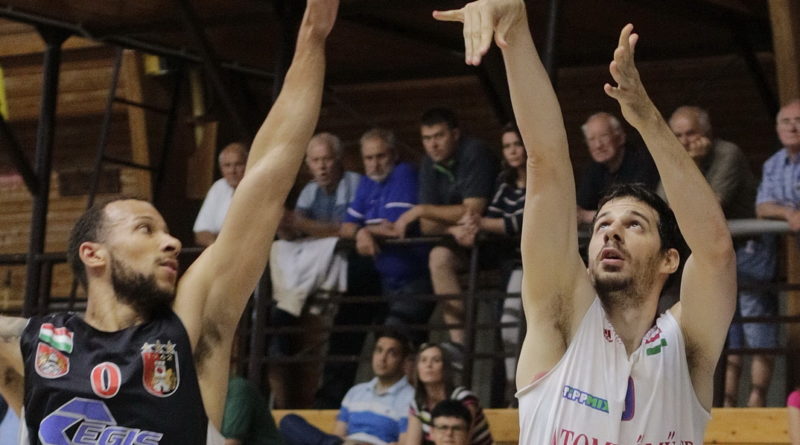 Will Tamás, 5-ből 5 hárompontos, a második legeredményesebb paksi játékos a meccsen – Fotó: Molnár Gyula/Paksi Hírnök