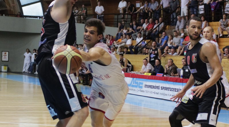 Bronzmérkőzés a Gesztenyés úton. Fotó: Molnár Gyula/Paksi Hírnök