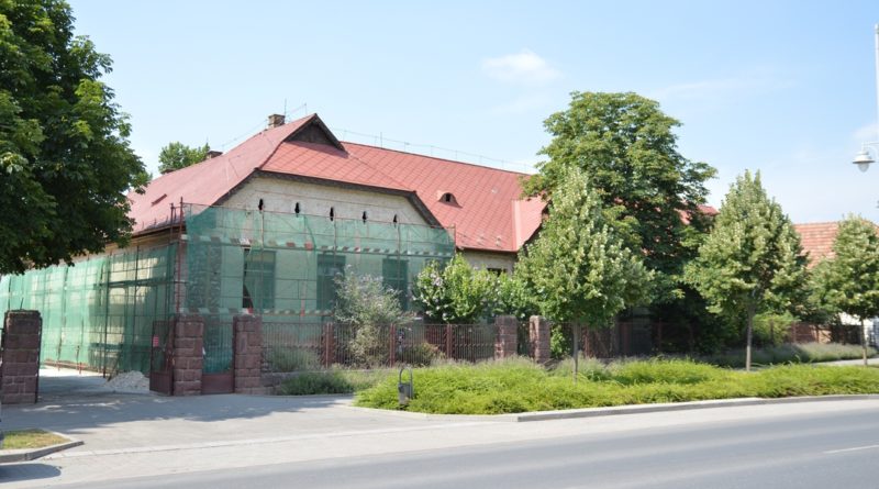 Paksi Deák Ferenc Általános Iskola alsó tagozatának épülete. Fotó: Szaffenauer Ferenc/Paksi Hírnök