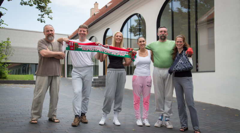 A múzeum munkatársai is csatlakoztak a kezdeményezéshez. Fotó: Kövi Gergő/Paksi Hírnök