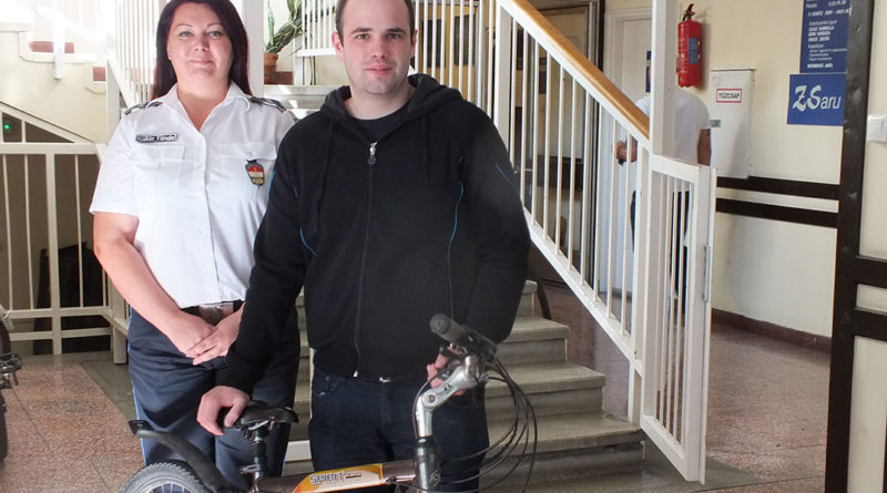 A kerékpár visszakerült jogos tulajdonosához. Fotó: Paksi Rendőrkapitányság