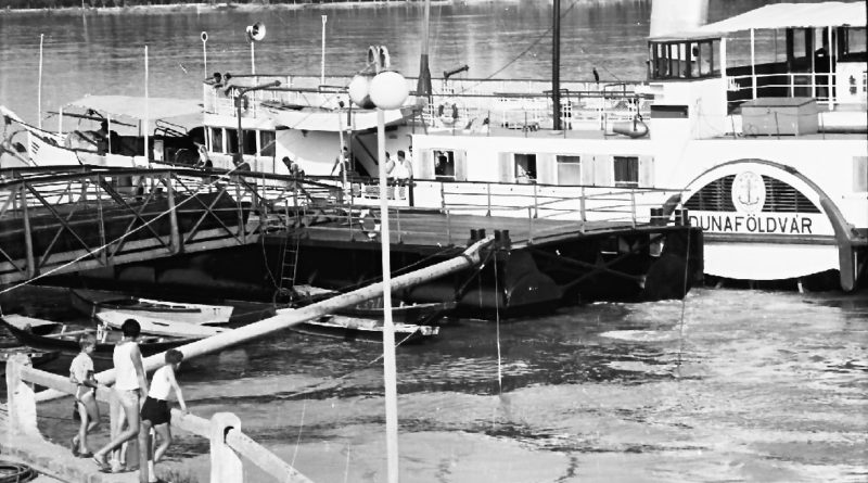 Paks, Duna-part, 1965. Fotó: Bakó Jenő