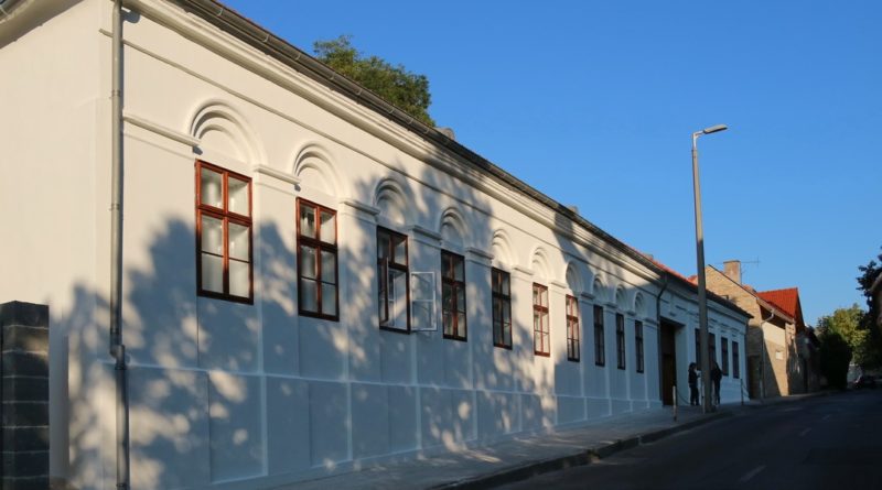 A Balogh Antal Katolikus Általános Iskola és Gimnázium felújított épülete. Fotó: Molnár Gyula/Paksi Hírnök