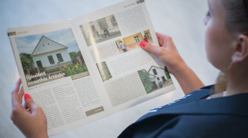 A megújult Atomerőmű újság. Fotó: Kövi Gergő/Paksi Hírnök