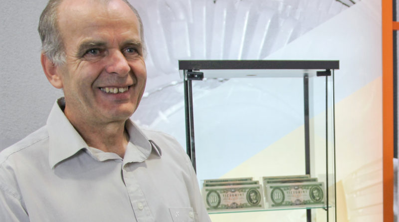 Numizmatikai kiállítás az Atomenergetikai Múzeumban. Fotó: Vida Tünde/Paksi Hírnök