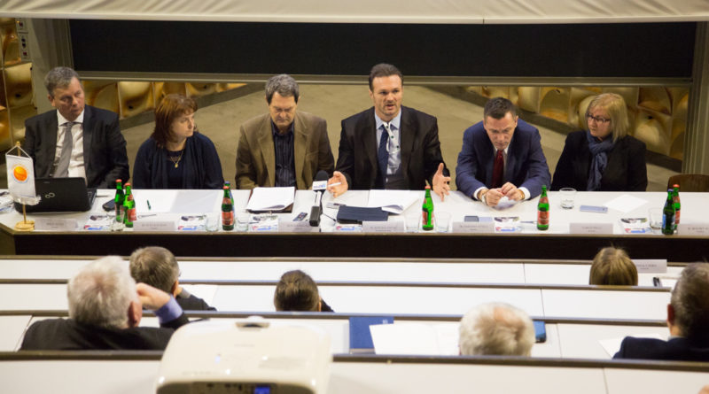 A Jövőnk Energiája Térségfejlesztési Alapítvány kuratóriuma Pakson ülésezett. Fotó: Kövi Gergő/Paksi Hírnök archív