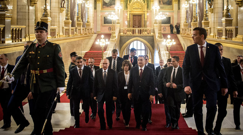 Vlagyimir Putyin és Orbán Viktor a Parlamentben. Fotó: Árvai Károly/kormány.hu