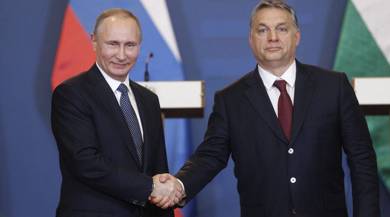 Vlagyimir Putyin és Orbán Viktor a Parlamentben. MTI Fotó: Szigetváry Zsolt