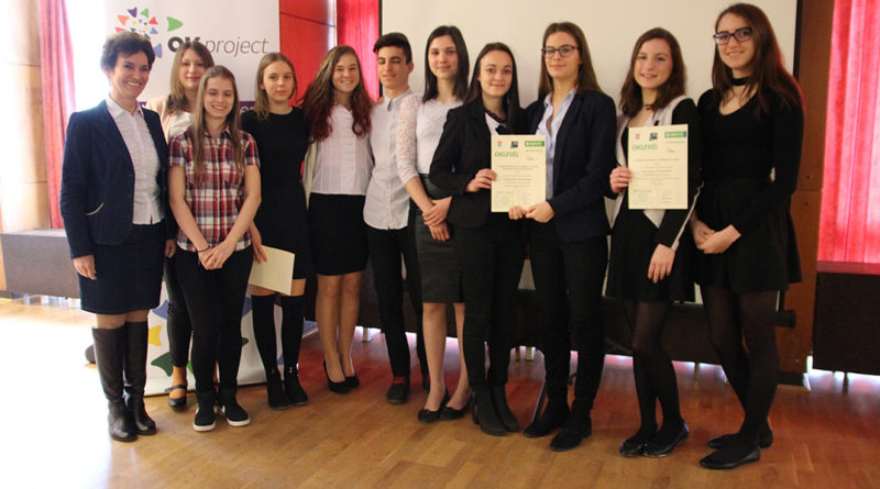 Az ESZI-s csapat. Fotó: Vida Tünde/Paksi Hírnök