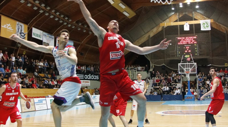 A Szolnoki Olaj volt az ASE vendége.. Fotó: Molnár Gyula/Paksi Hírnök