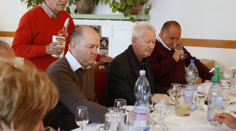 A városi borversenyt a Prelátus kúriában tartották. Fotó: Molnár Gyula/Paksi Hírnök