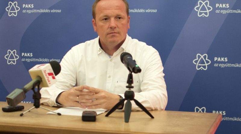 Szabó Péter a városházán tartott sajtótájékoztatót. Fotó: Szaffenauer Ferenc