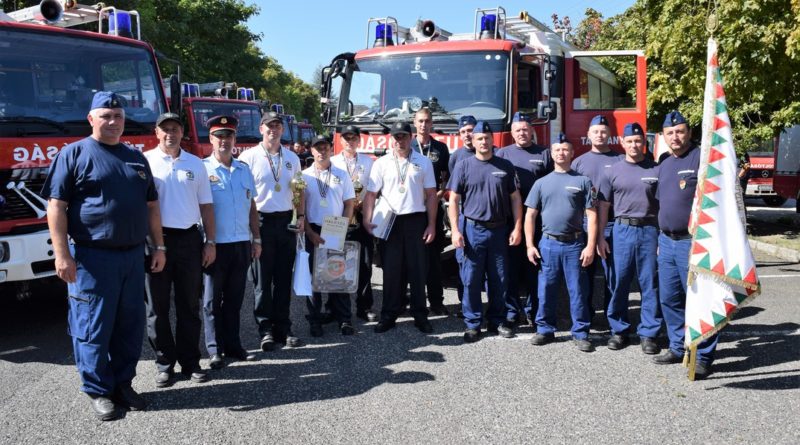 Kiválóan teljesítő Tolna megyei tűzoltók. Fotó: Atomerőmű Tűzoltóság