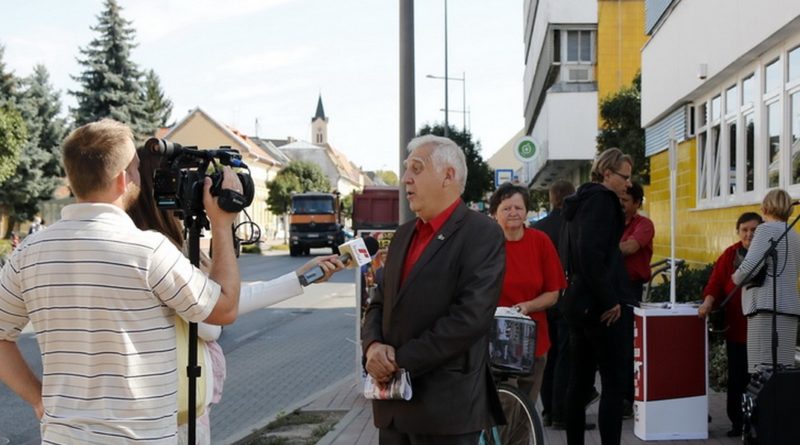 Kerezsi László polgármesterjelölt. Fotó: Molnár Gyula/Paksi Hírnök