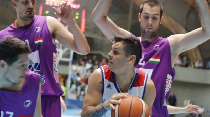 A KTE-Duna Aszfaltot fogadta az ASE a Gesztenyés úton. Fotó: Molnár Gyula/Paksi Hírnök