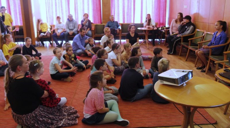 Mozgalmas és szórakoztató délelőtt vár a Gyermekzsibongó résztvevőire. Fotó: Molnár Gyula/Paksi Hírnök archív