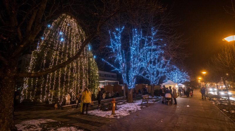 A 2017-es adventi udvar. Fotó: Babai István/Paksi Polgármesteri Hivatal archív