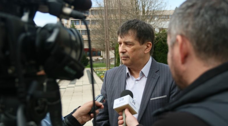 Mezősi Árpád, a Pedagógusok Szakszervezete Paksi Városi Szervezetének titkára. Fotó: Molnár Gyula/Paksi Hírnök