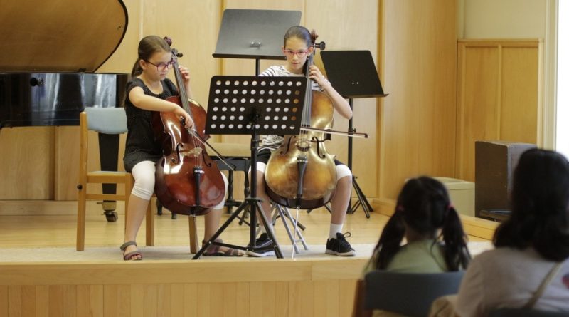 Hangszerbemutató koncert a művészeti iskola nyílt napján. Fotó: Molnár Gyula/Paksi Hírnök