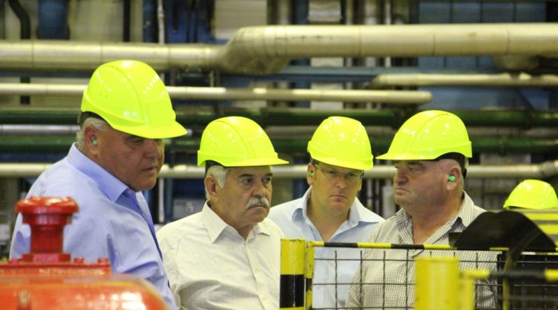 A TEIT Ellenőrző Bizottsága az atomerőmű turbinacsarnokában. Fotó: Vida Tünde