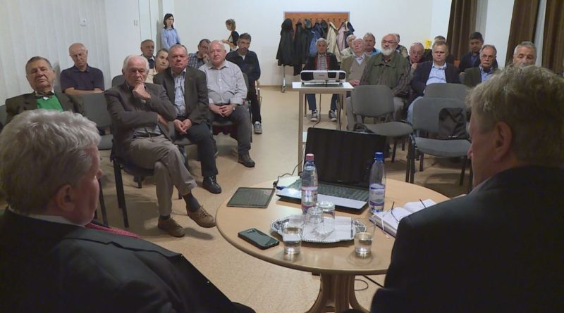 Süli János miniszter volt a Paksi Energetikai Kerekasztal vendége. Fotó: TelePaks