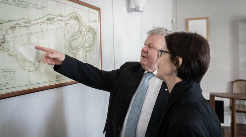 Süli János, a Paks II. beruházásért felelős tárca nélküli miniszter és Pascale Andréani francia nagykövet. Fotó: Süli János Facebook-oldala.