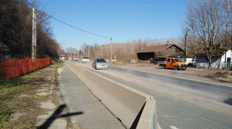 Feloldották a félpályás forgalomkorlátozást. Fotó:TelePaks