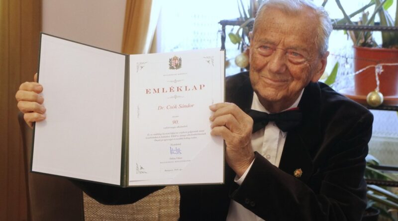 Dr. Csók Sándor. Fotó: Molnár Gyula/Paksi Hírnök