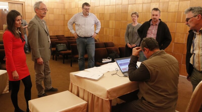 Megkezdték a kőfogó műszaki átadás-átvételét. Fotó: Molnár Gyula/Paksi Hírnök