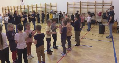 Körtáncot tanultak a gyerekek a német nemzetiségi táncbemutatón