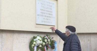 A Holokauszt paksi áldozataira emlékeznek A Holokauszt paksi áldozataira emlékeznek